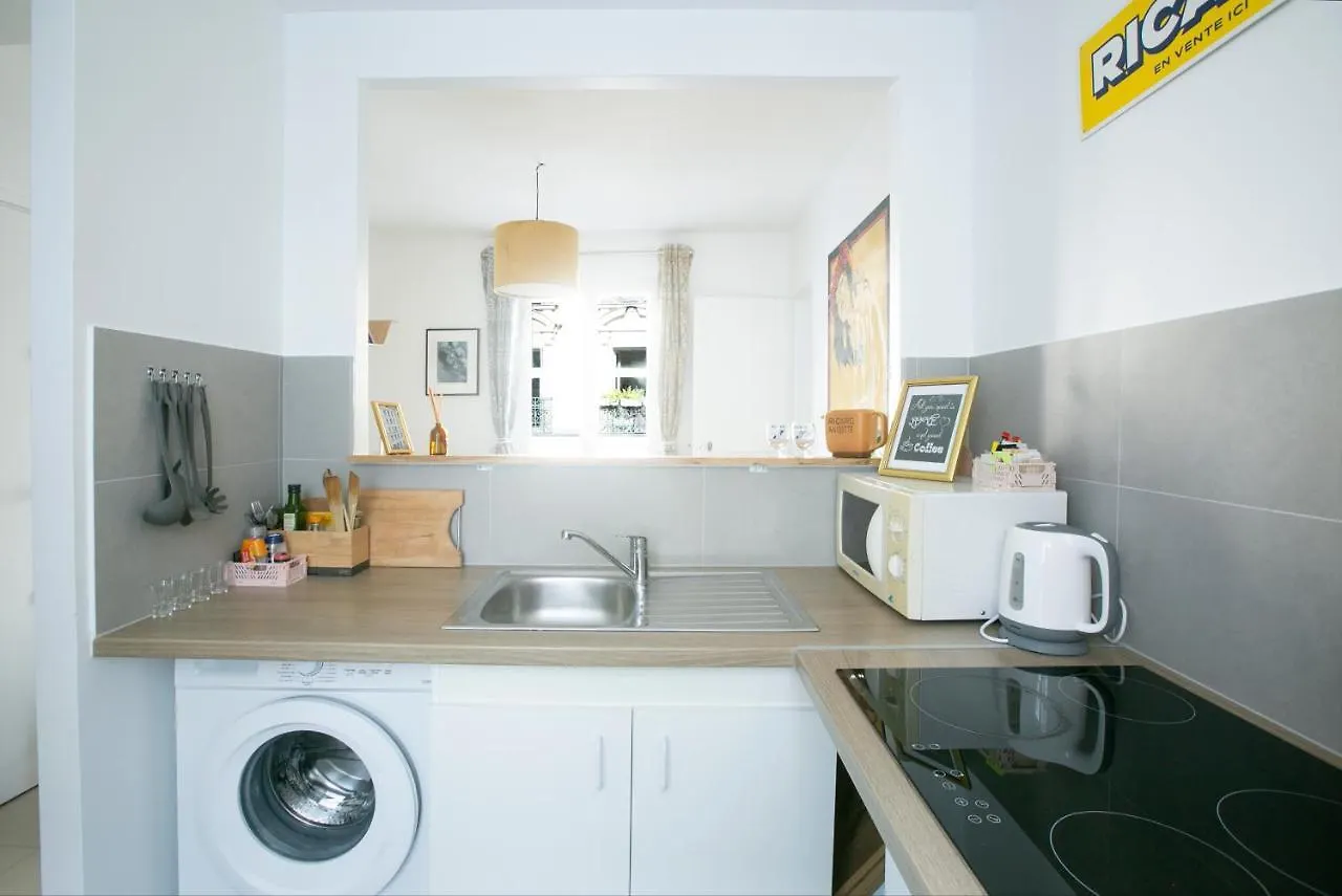 Charming 1 Bedroom Marais Hideaway - Fb17A Paris
