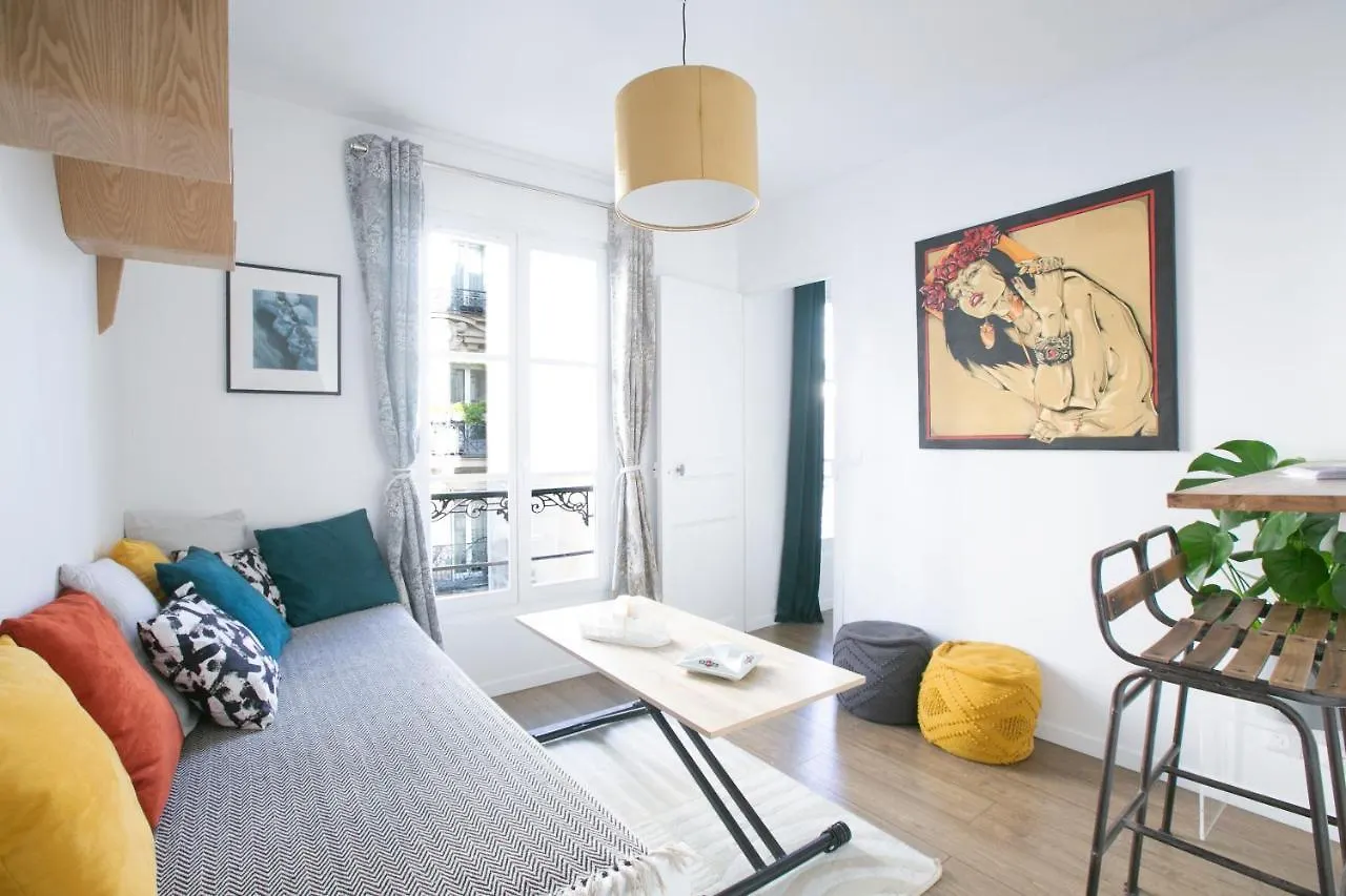 Charming 1 Bedroom Marais Hideaway - Fb17A location