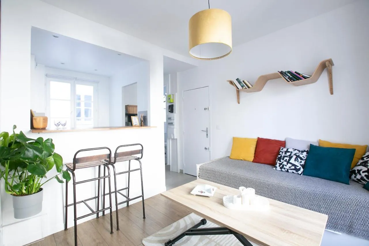 Charming 1 Bedroom Marais Hideaway - Fb17A Paris Apartment